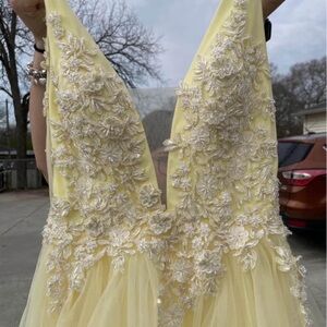 Prom/ homecoming gown size 6